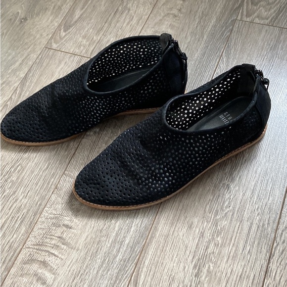 Shoes - Picture 2 of 5